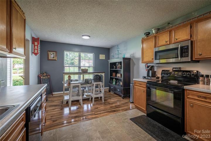 Kitchen/Dining View