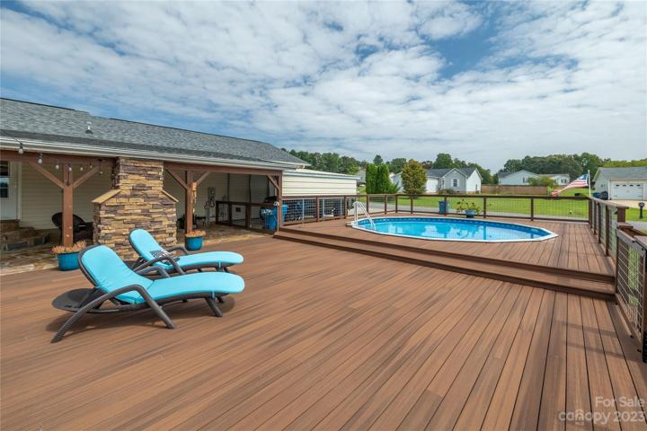 Outdoor Oasis Pool View