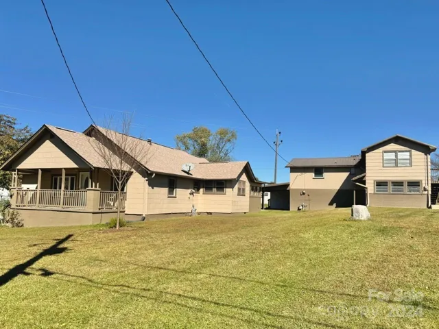 Main Home and 2 Apartments