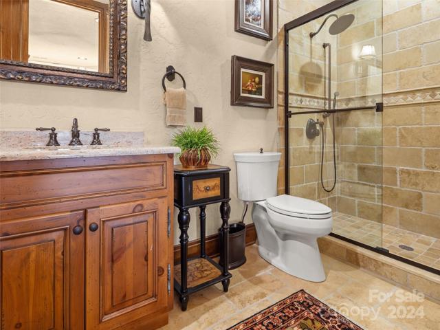 Upstairs guest ensuite Bathroom