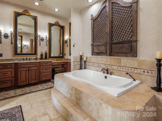 easy in and out elevated jet tub-