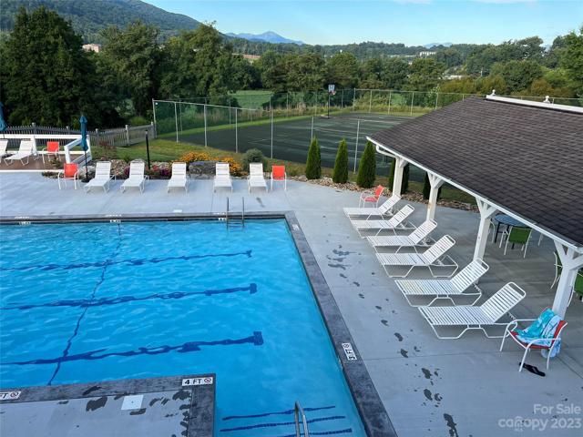 Biltmore Commons Pool and Clubhouse