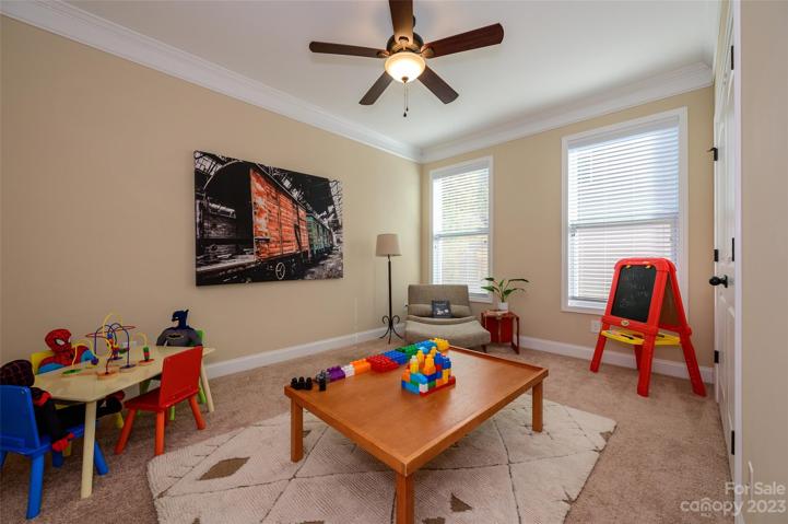 Secondary bedroom