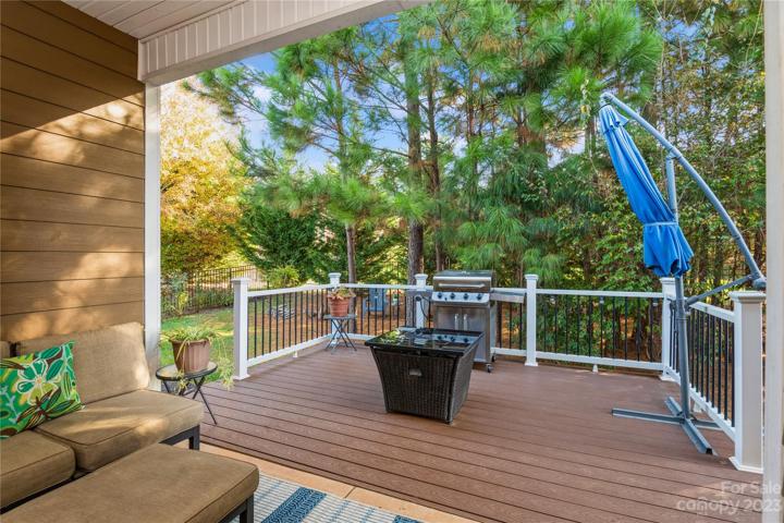 Nice Deck overlooks private backyard