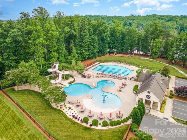 Large Recreational area with 2 Pools