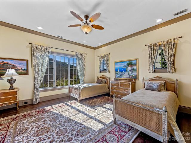 Guest bedroom 3 - yes again, with views!