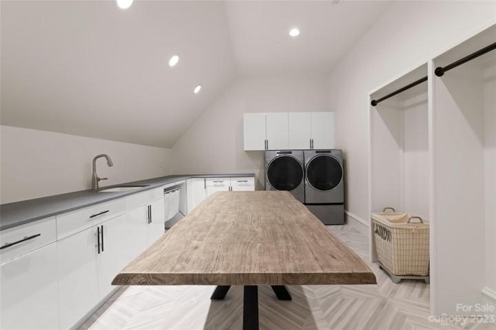 2nd laundry room on upper level