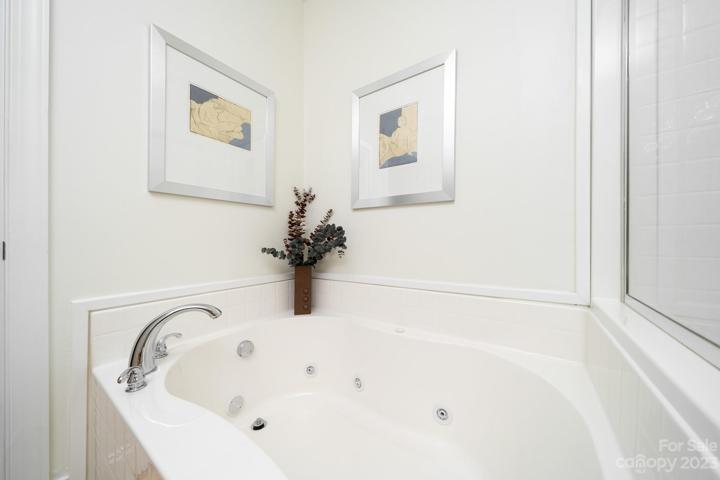 Enjoy the soothing affects of a hot, jetted soak every evening if you'd like.