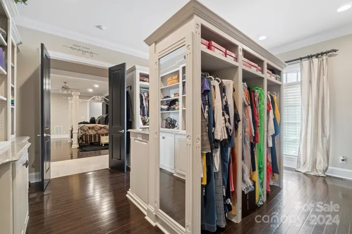 Walk-In closet