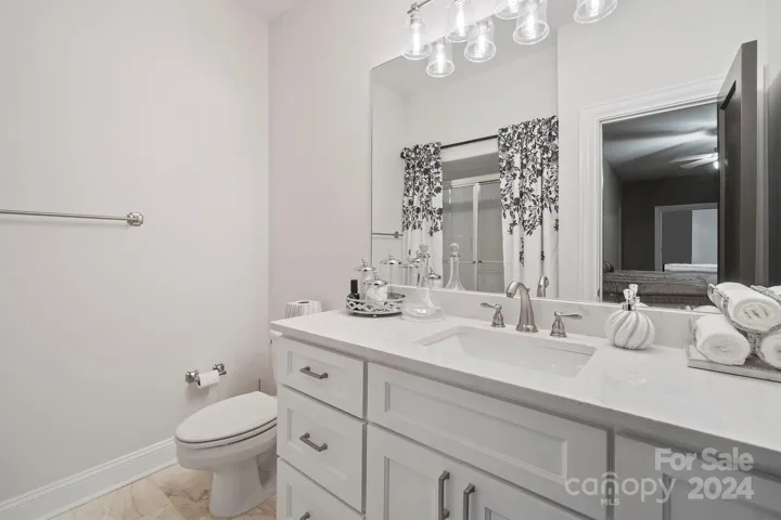 Full Bathroom Upstairs