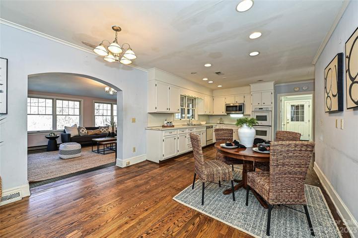 Breakfast area, kitchen and sunroom
