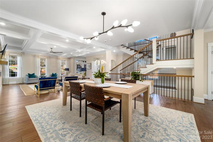 Dining room for entertaining with the latest trends in mind.