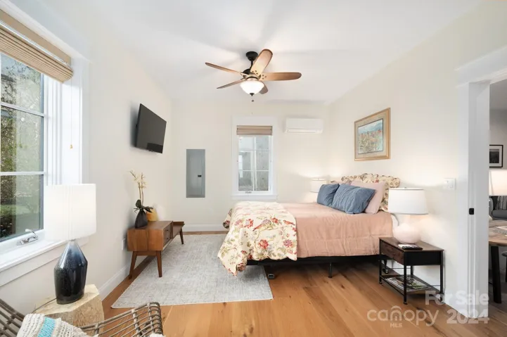 Spacious Ensuite Bedroom in Guest Wing