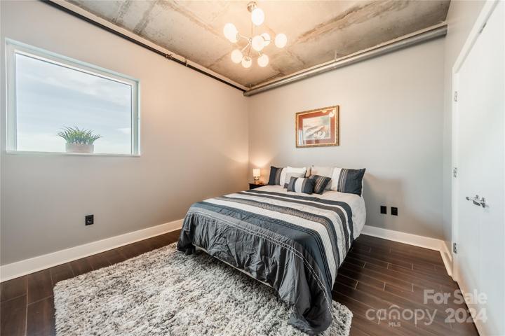 Secondary bedroom