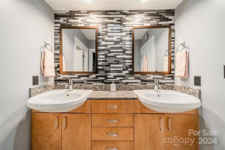 Dual vanities in the primary bath