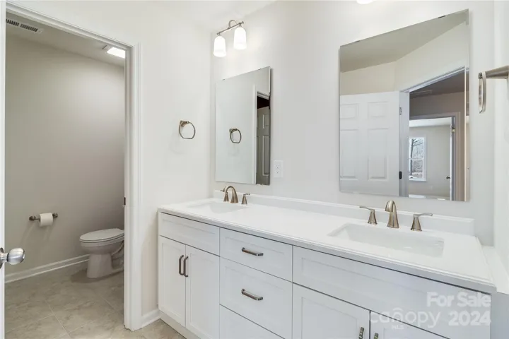 Full Bathroom Upstairs