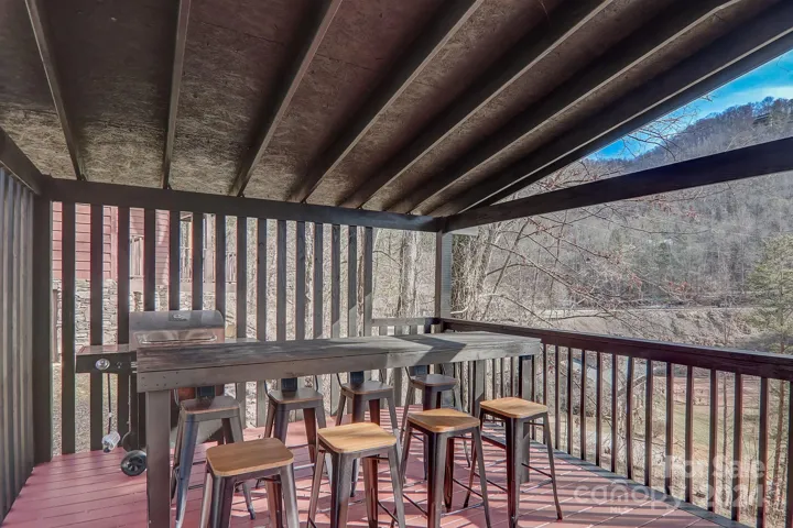 Shared Outdoor Terrace seating/dining area