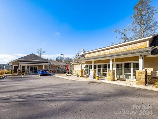 Concierge Check In and Restaurant Area