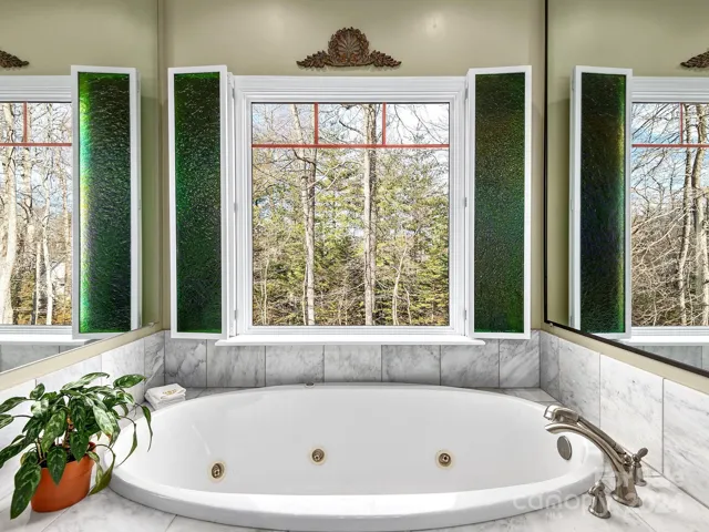 Primary tub - all stained glass items like shown do not convey