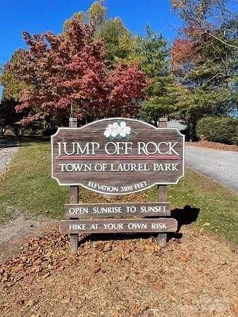 Main entrance - less than 5 mins to the home/lot listed