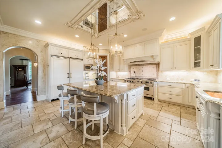 Kitchen w/ custom ceiling detail