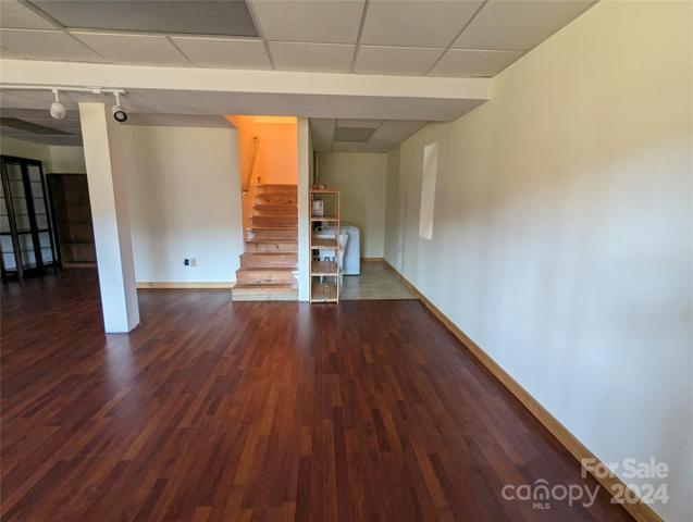 Bonus room with laundry in back