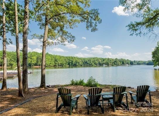 Relax and sit by the lake