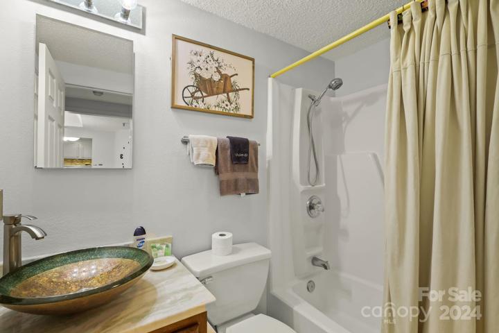 2nd Bathroom