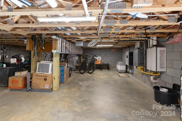 Storage are under main house over 600 sq. ft.