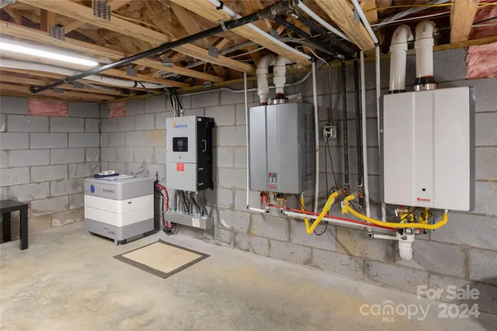 Storage space under main house with solar and battery back up. Also two on demand hot water systems.