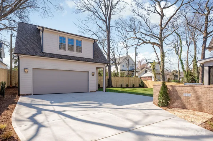 2 car detached garage with 652 sf of unfinished space above the garage