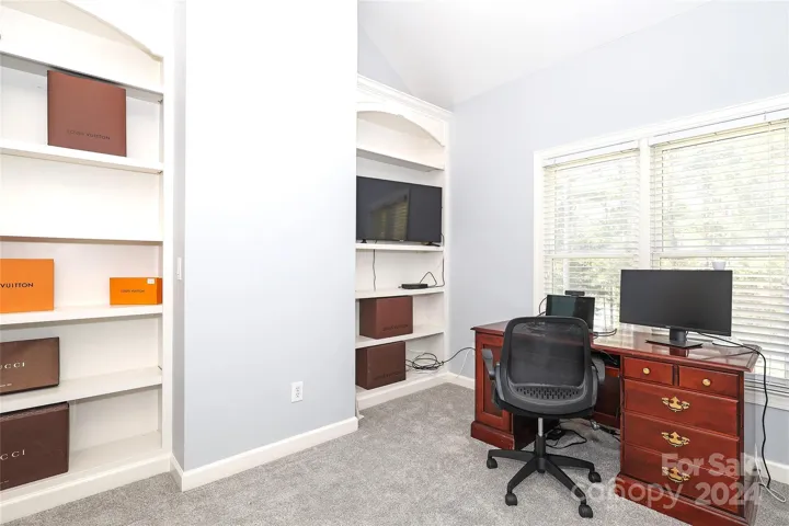 Flex Space off Primary Bath