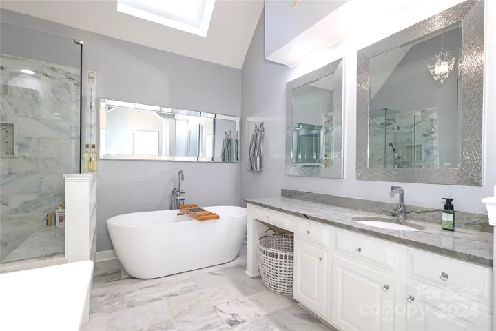 Primary Full Bathroom