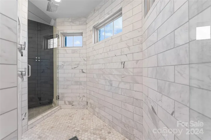 Dual shower heads
