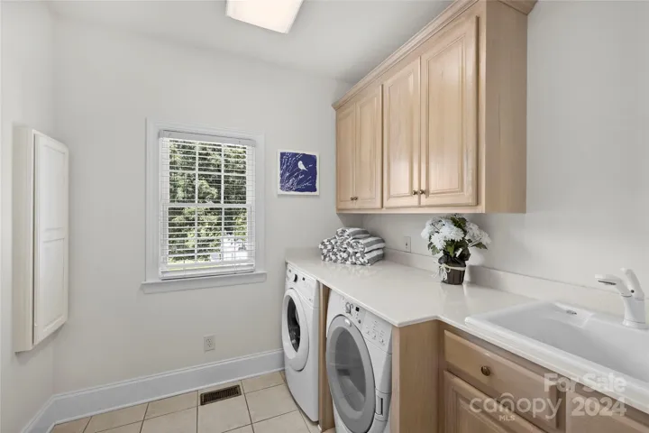Main level laundry room