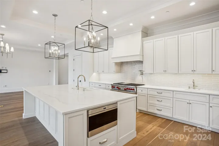 Plenty of space around the island in Kitchen
