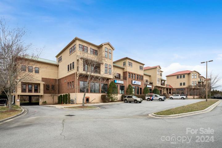 475 S Church St., Hendersonville, NC