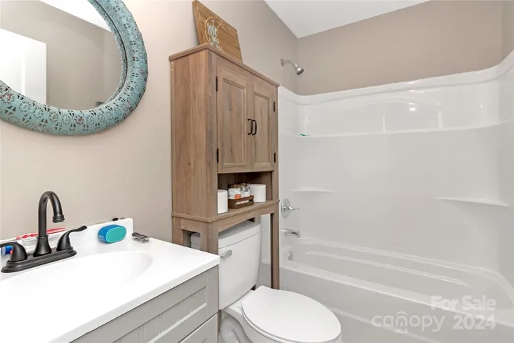 Lower Level Full-Bathroom