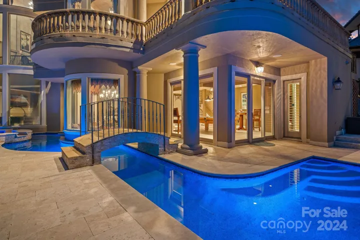 New travertine decking