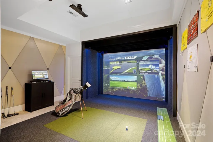 Full Swing golf simulator