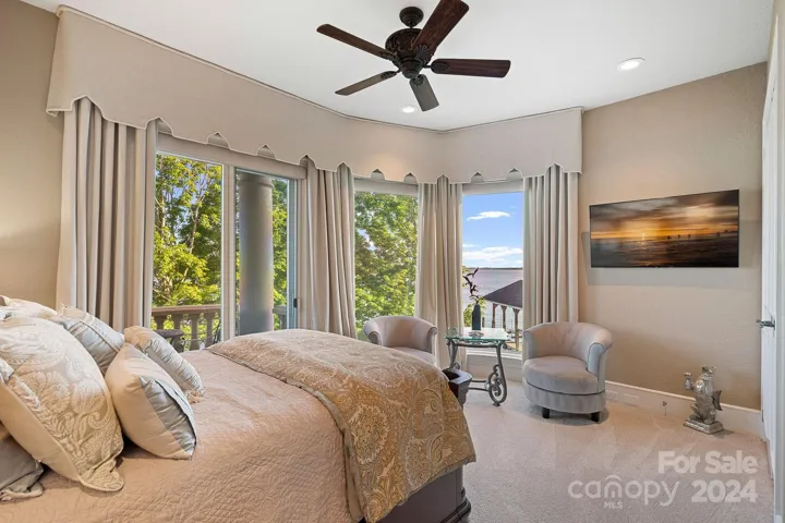 All bedrooms are equipped with en suite baths