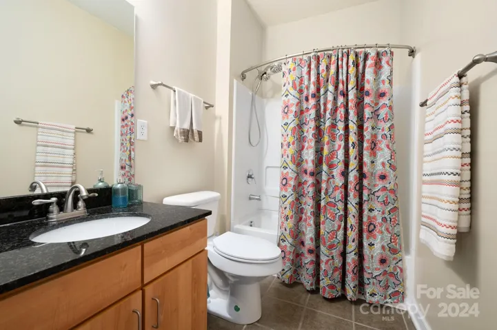 Ensuite Primary Bathroom