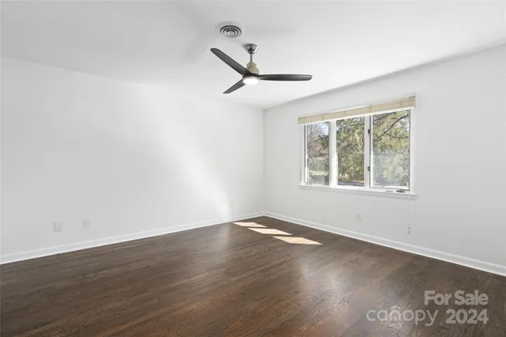 Guest Bedroom 1