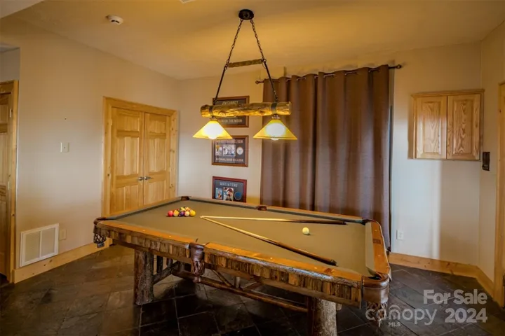 Custom pool table