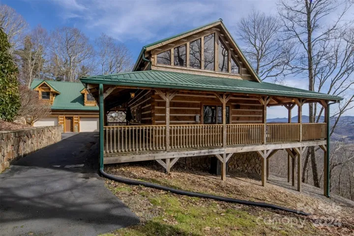 Covered wrap around deck to take in spectacular views