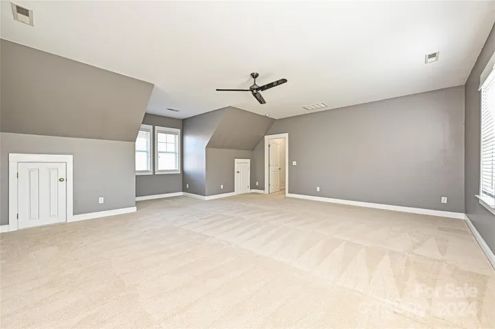 Huge bonus room!