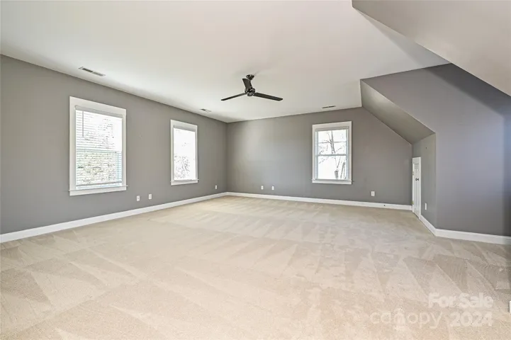 Huge bonus room!