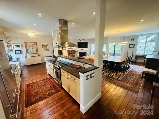 Open and spacious living area - perfect for entertaining guests.
