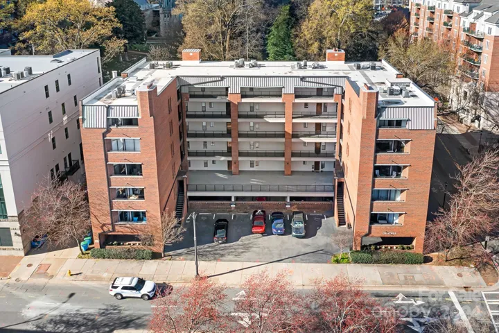 Churchill is in a pristine  Charlotte location nestled between Uptown and Fourth Ward Park