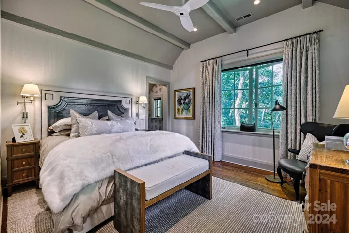 upper guest lodge suite